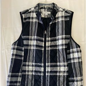 Croft & Barrow black and white broad plaid women’s vest.  SZ  XL